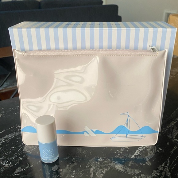 OLIVE & JUNE Assorted Nail Polish & Collectors Box - Picture 3 of 5